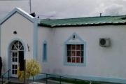 Juicio rápido: Imputaron a un hombre por romper la puerta del Hospital Rawson durante un traslado policial