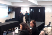 Prisión preventiva por hurtar herramientas mientras se hallaba en libertad asistida.