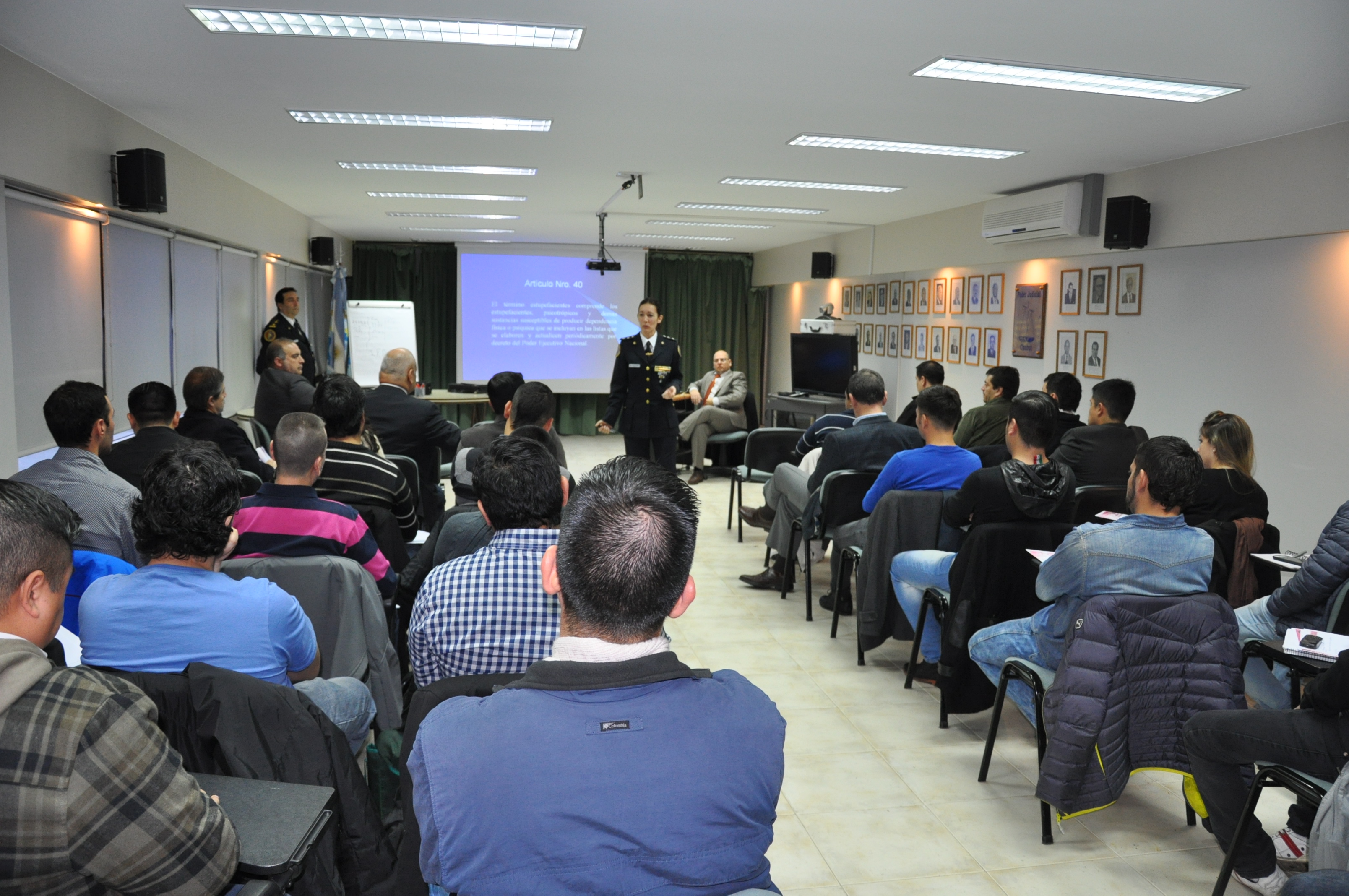 Capacitacin_c_Policias_3