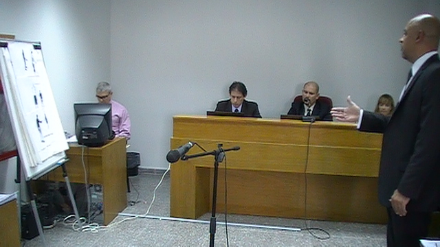 El alegato del defensor Latorre, con el tribunal escuchando