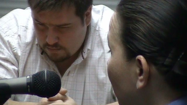 Momentos en que es interrogada la novia de Martín Solís