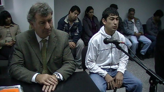 El condenado Nicolás Brizuela y su defensor Fabián Gabalachis