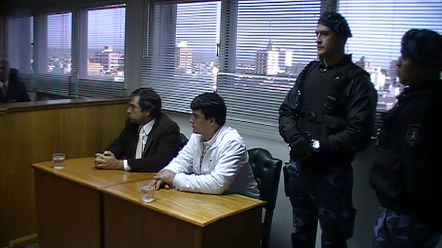 El condenado, su defensor y la guardia