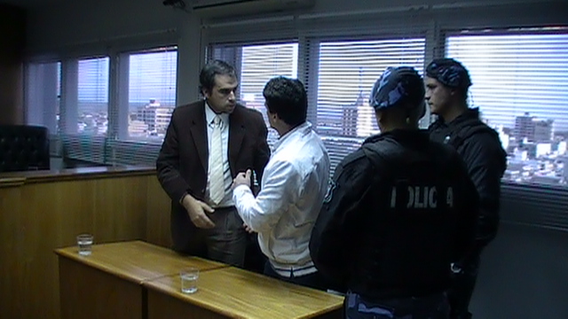 Defensor y acusado se despiden luego de conocida la sentencia