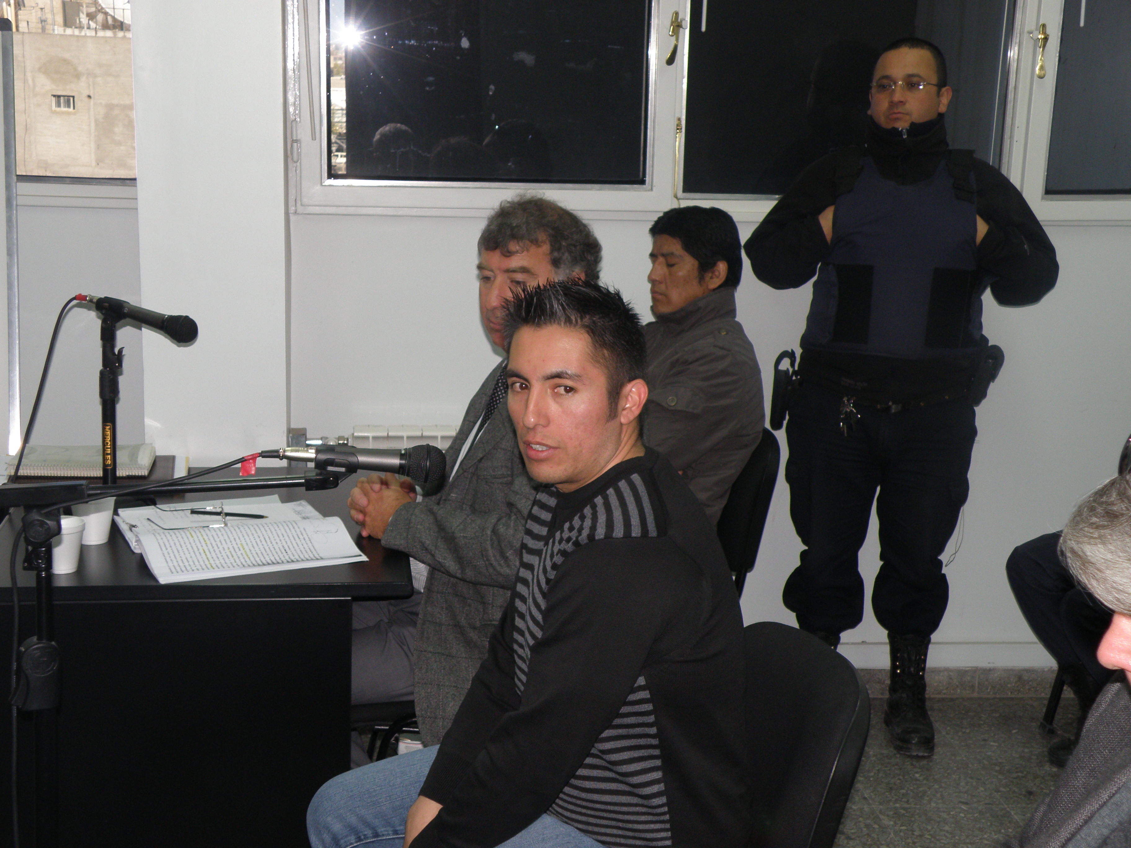 El cabo González expone, Huentecoy escucha