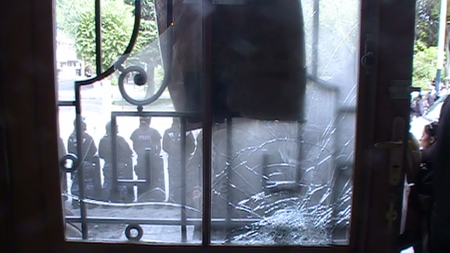 Vista desde el interior a través de puerta principal